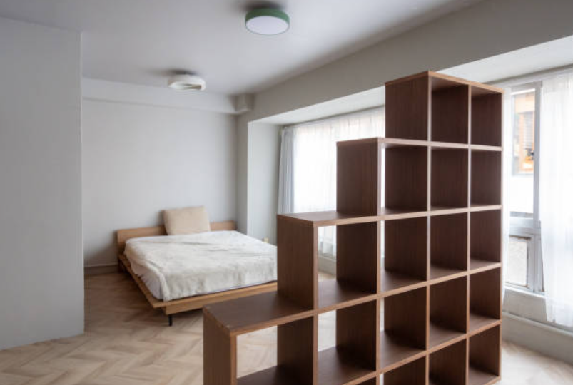 Een Vakkenkast als Roomdivider: Stijlvol en Functioneel