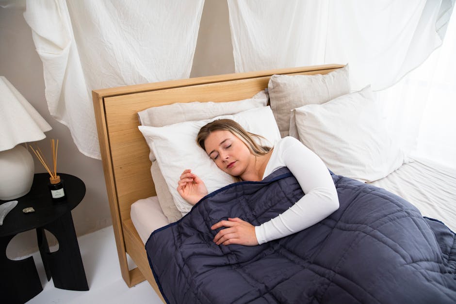 Een comfortabele slaapkamer met verschillende slaaphulpmiddelen voor een gezonde nachtrust.
